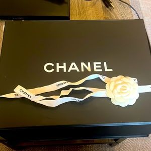 Chanel box